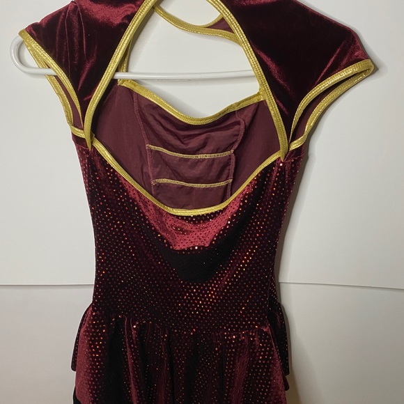 Costume - Picture 2 of 6